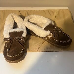 Earth Origins Brown and Cream Slippers
